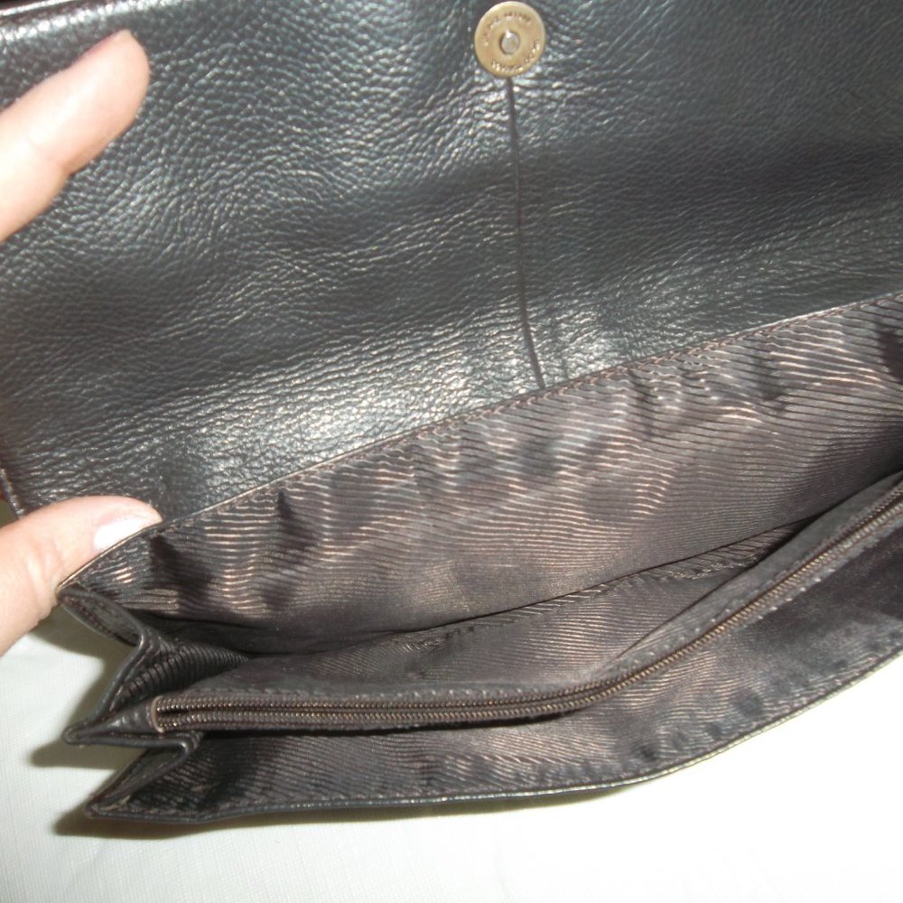 Black and Tan Women's Leather Clutch - Picture 4 of 9